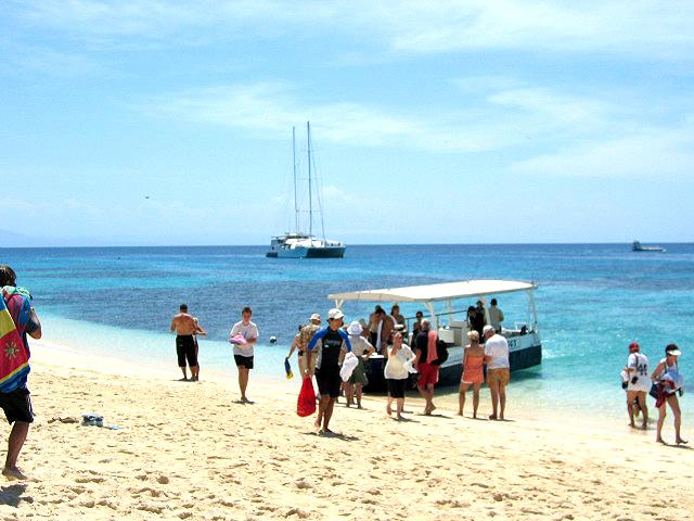 A 376 Cairns - Michaelmas Cay.jpg